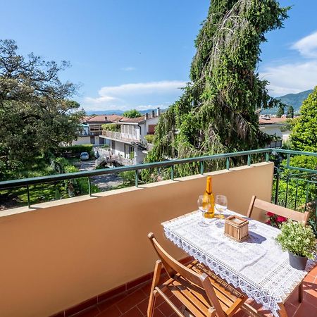 New Luxury 2Bdr Terrace, Views, Ac Lägenhet Marina Di Carrara Exteriör bild