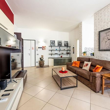 New Luxury 2Bdr Terrace, Views, Ac Lägenhet Marina Di Carrara Exteriör bild