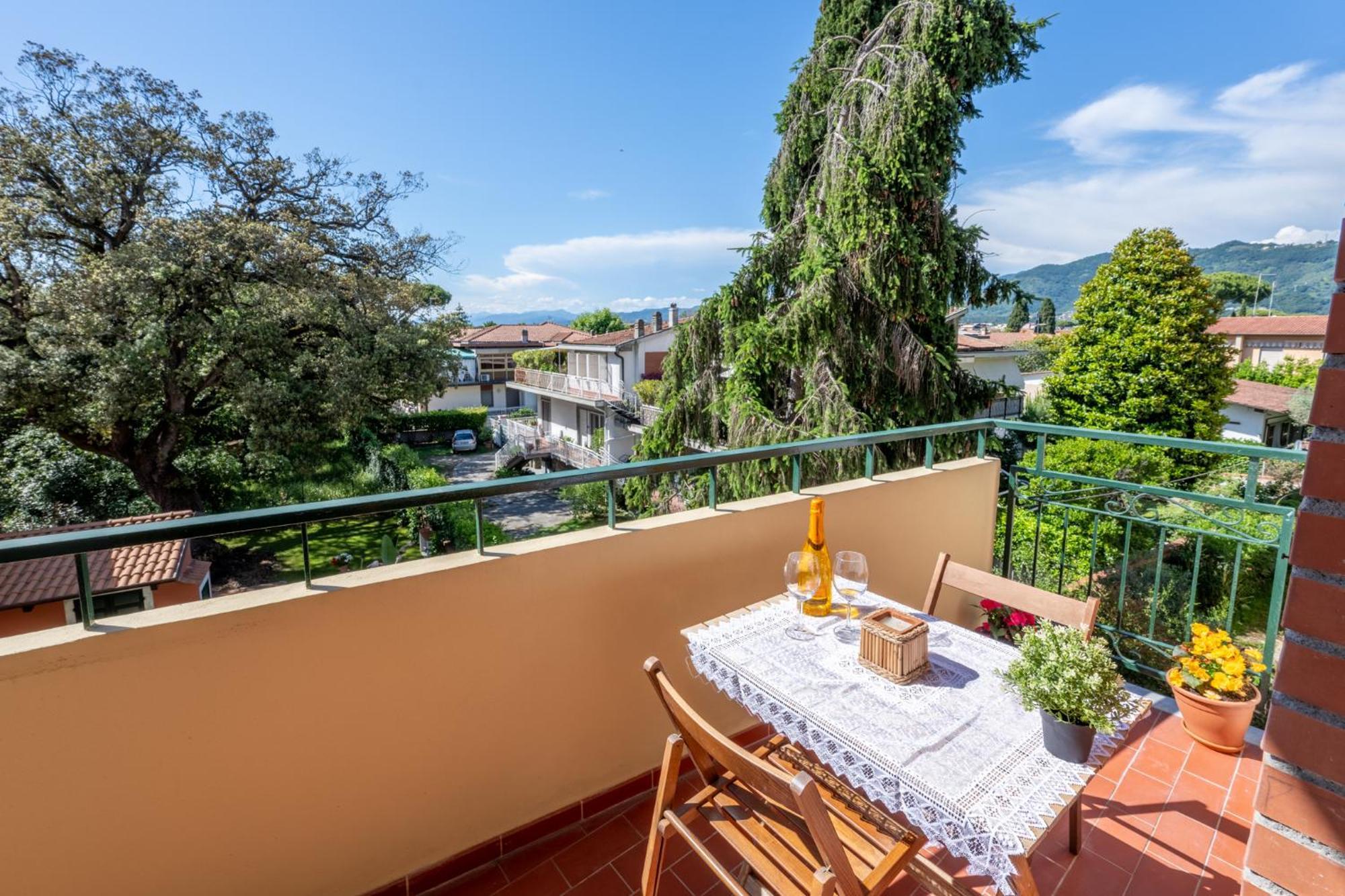 New Luxury 2Bdr Terrace, Views, Ac Lägenhet Marina Di Carrara Exteriör bild