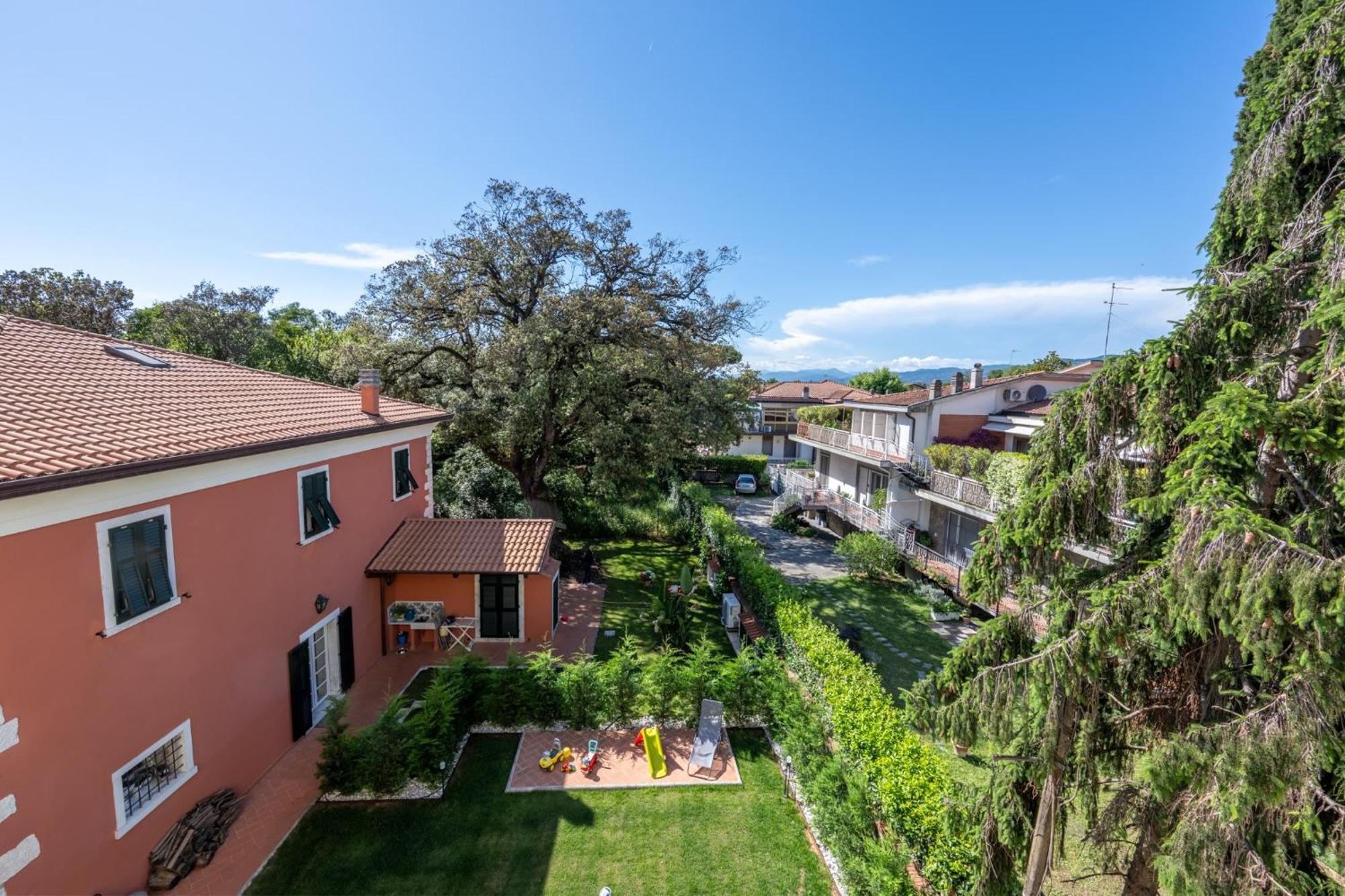 New Luxury 2Bdr Terrace, Views, Ac Lägenhet Marina Di Carrara Exteriör bild