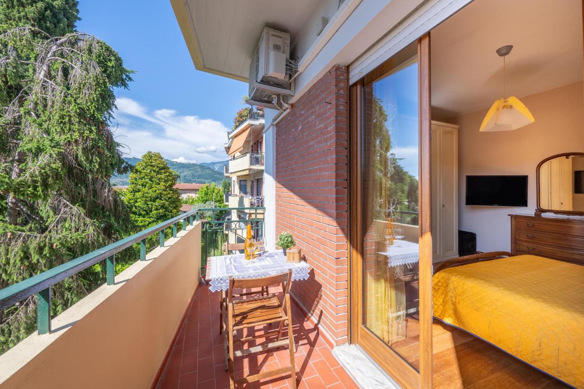 New Luxury 2Bdr Terrace, Views, Ac Lägenhet Marina Di Carrara Exteriör bild