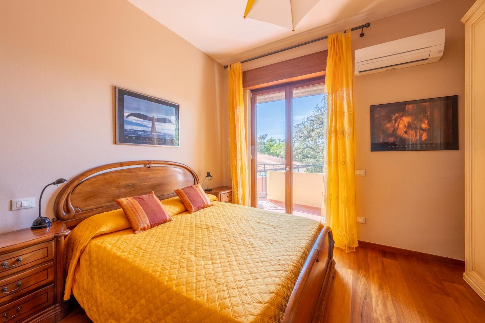 New Luxury 2Bdr Terrace, Views, Ac Lägenhet Marina Di Carrara Exteriör bild