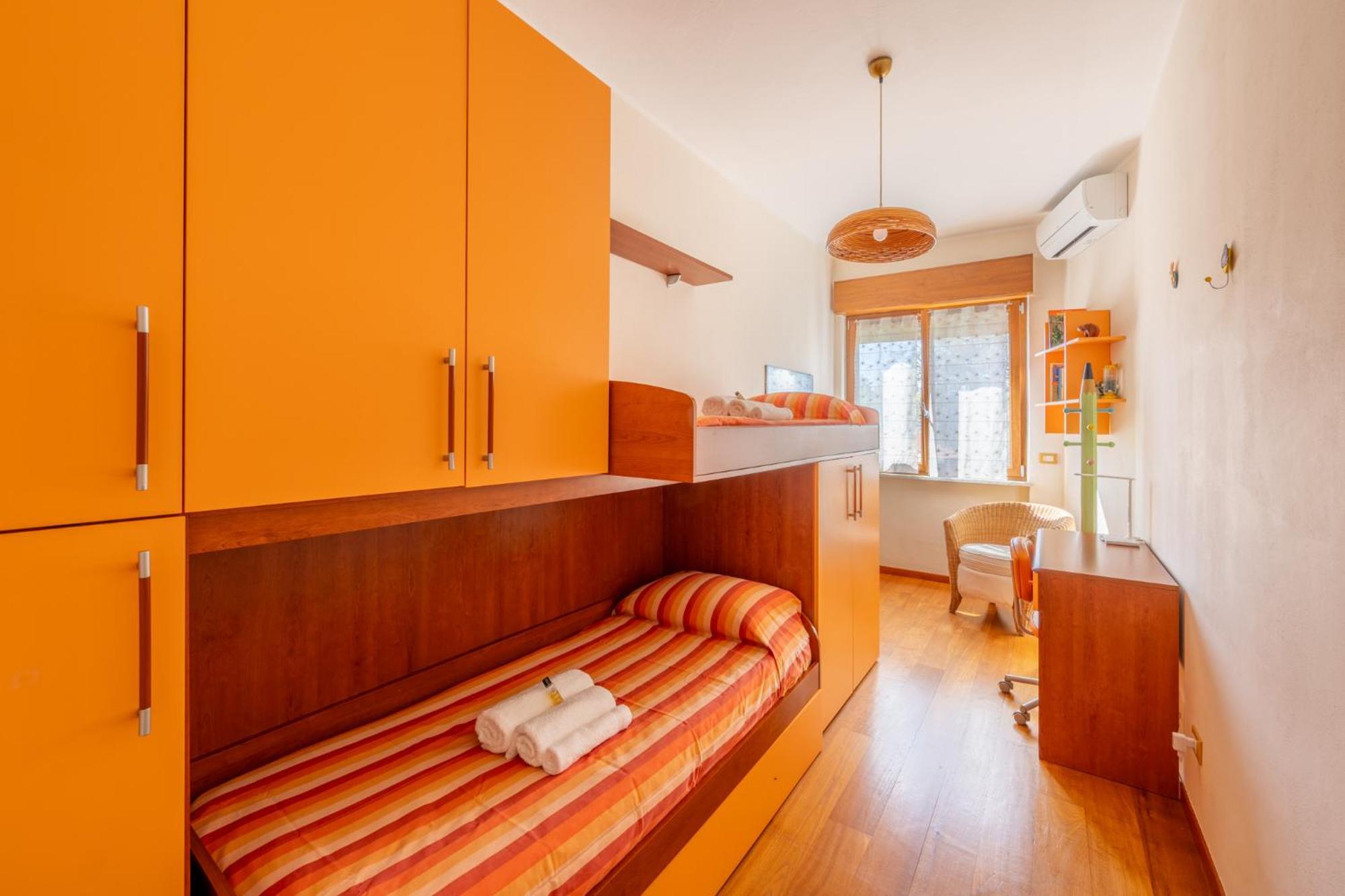 New Luxury 2Bdr Terrace, Views, Ac Lägenhet Marina Di Carrara Exteriör bild